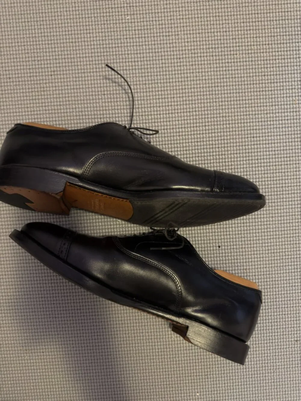 Allen Edmonds Fifth Avenue Cap-Toe Oxford — Black, 10.5 D
